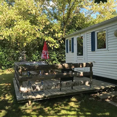 Camping La Bernede 3*